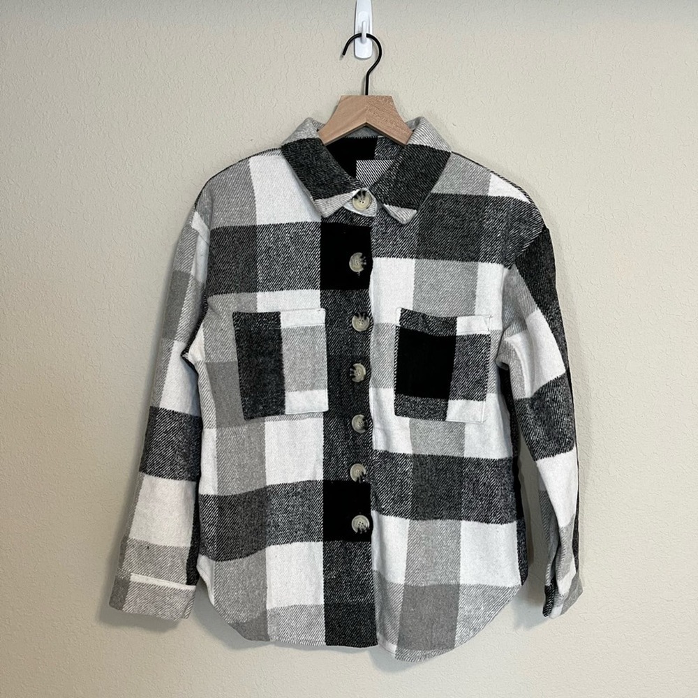 Western Style Plaid Shirt Loose Fit Jacket Shacket Tortoise Button Scoop Hem - Picture 5 of 11